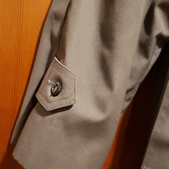 Coat - Picture 2 of 4